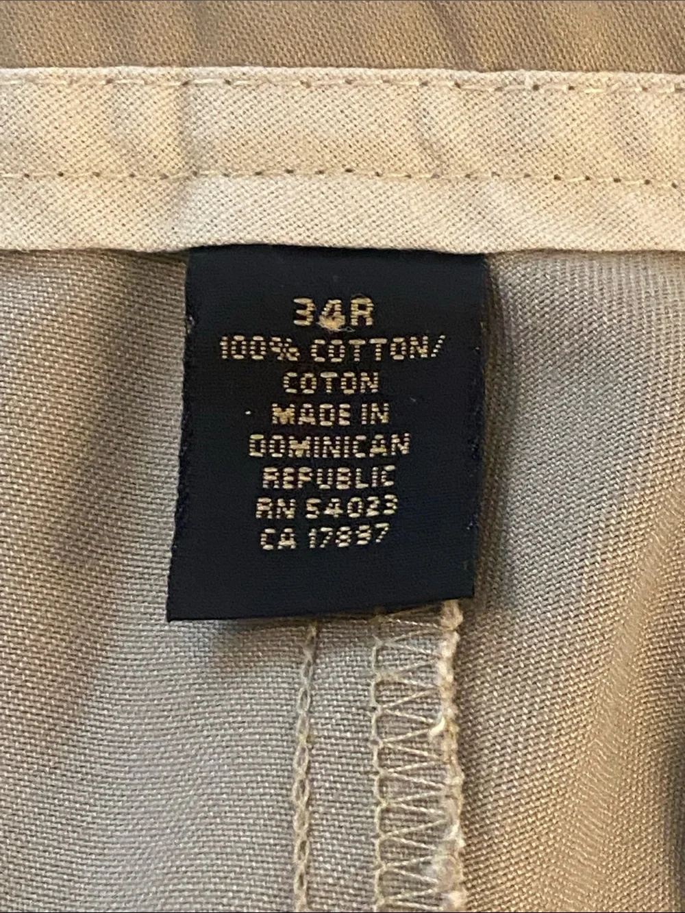 Banana Republic Khaki Chinos Pleated w/Cuffs 34R